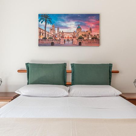 I Mori-Holiday Apartment Palermo Buitenkant foto