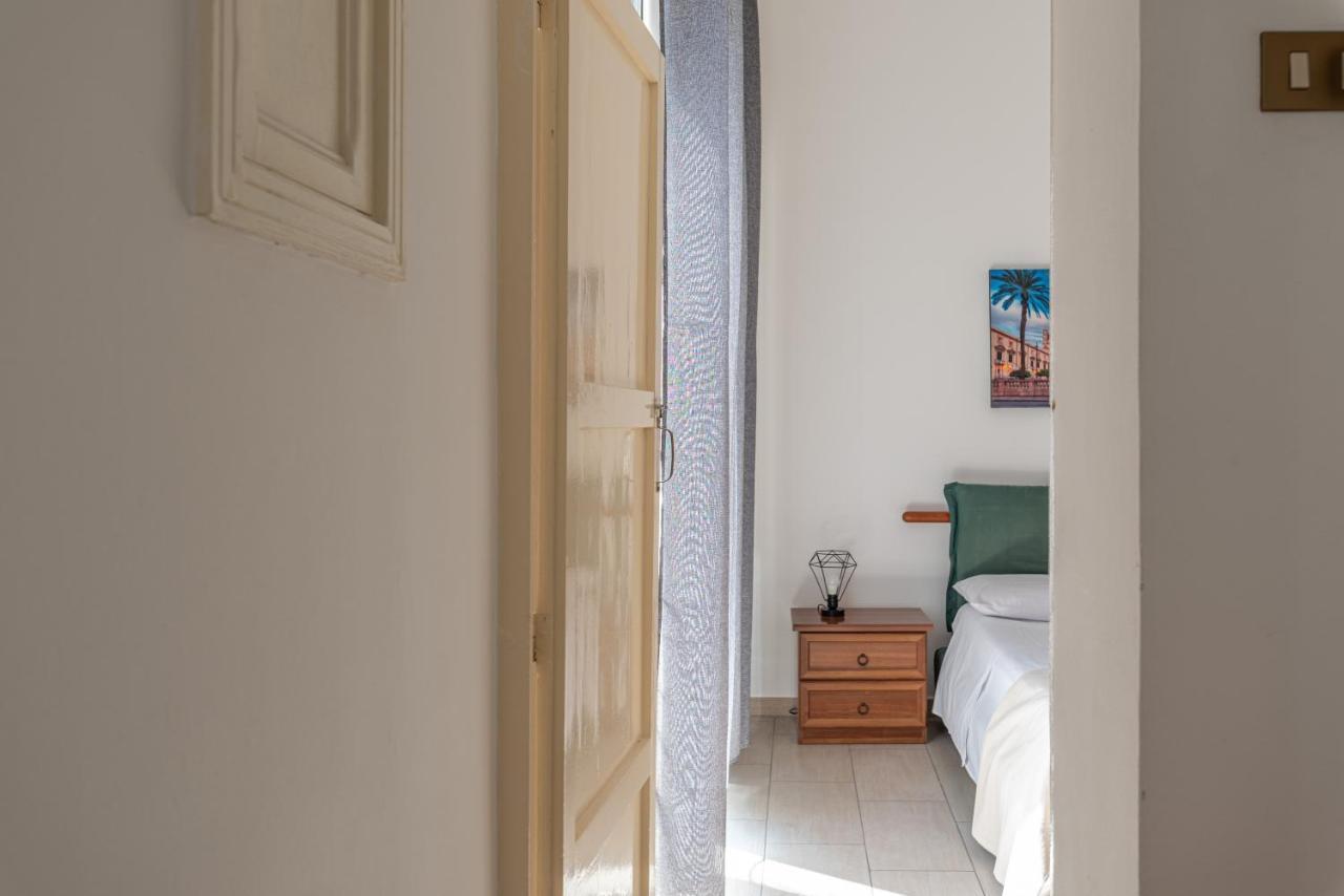 I Mori-Holiday Apartment Palermo Buitenkant foto