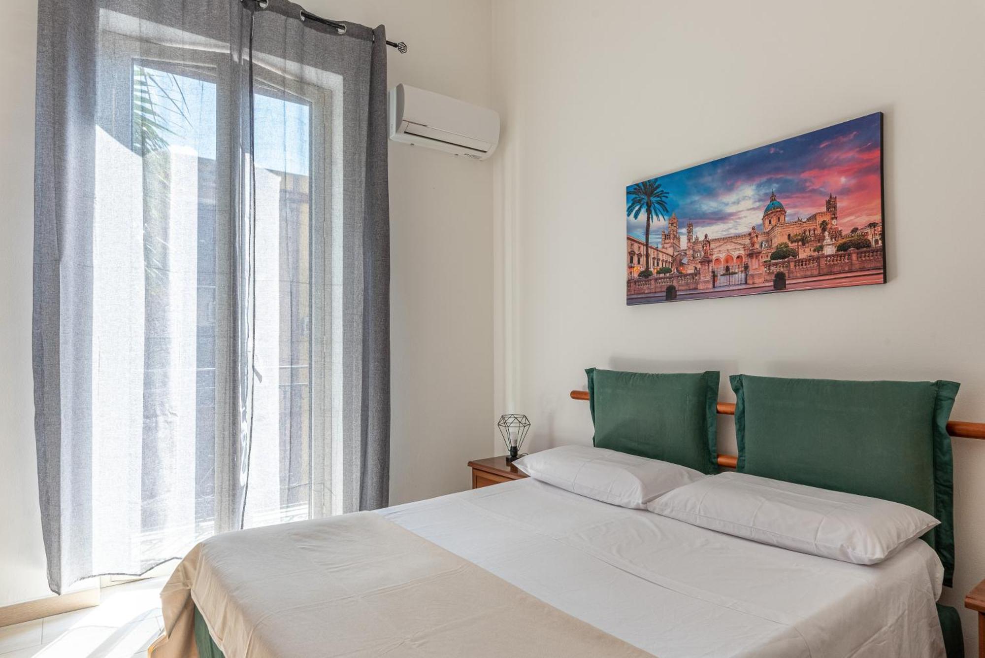 I Mori-Holiday Apartment Palermo Buitenkant foto